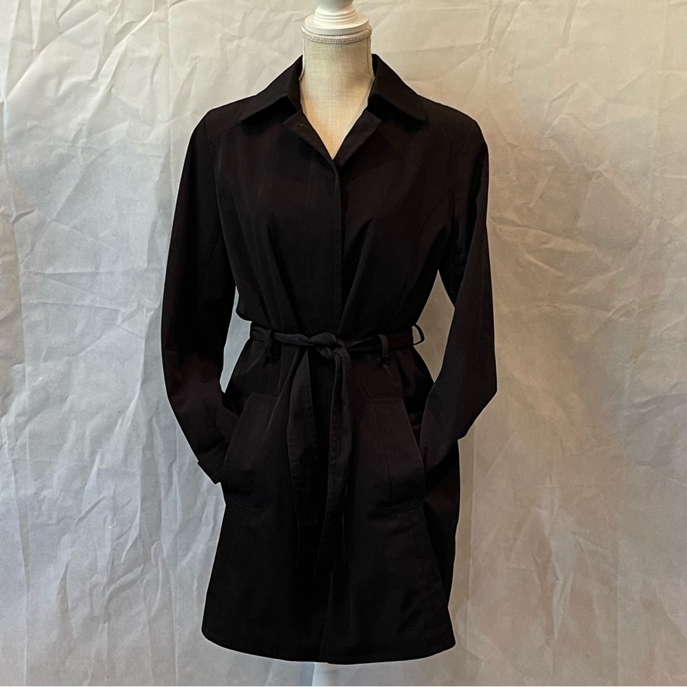 London Fog women's black button front thigh length with waist tie belt; Med